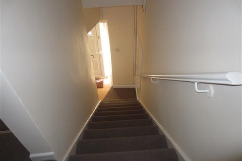 2 bedroom flat to rent, Garston Street, Shepton Mallet BA4