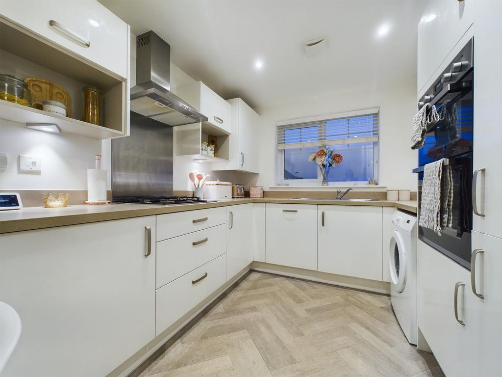 Blue Lake Close, Ebbw Vale, NP23 3 bed detached house for sale £265,000