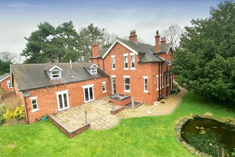 6 bedroom detached house for sale, Moss Lane, Yarnfield, ST15