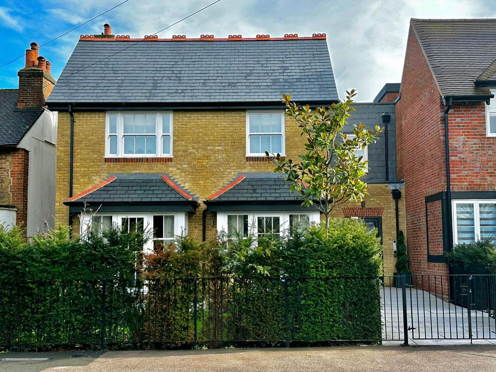 London Road, Shenley, WD7 2 bed apartment for sale £700,000