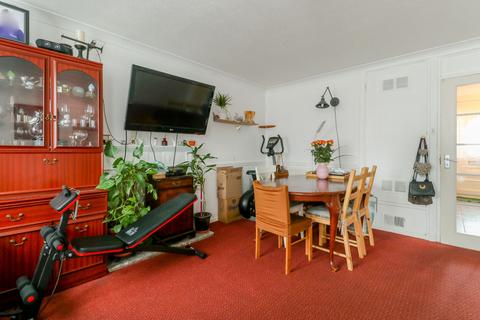 106 Kennedy Avenue, Enfield, EN3 4PB