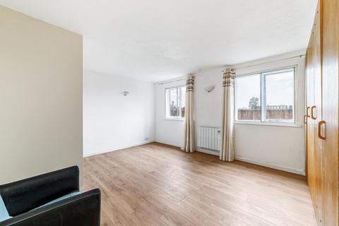 Studio for sale, Ealing Road, Brentford, TW8