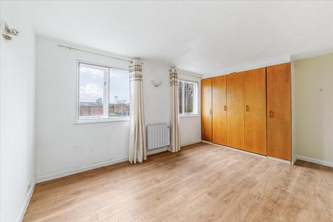 Studio for sale, Ealing Road, Brentford, TW8