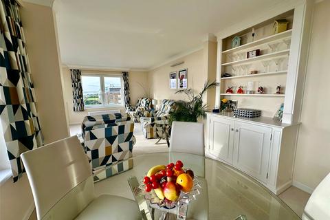 2 bedroom apartment for sale - Cornwallis Road, Milford on Sea, Lymington, Hampshire, SO41