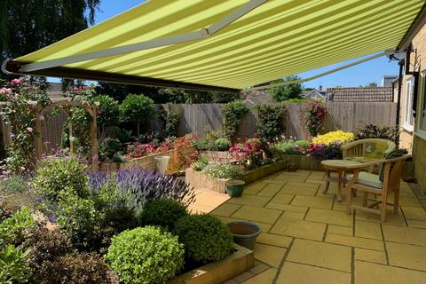 13 Close Gardens, Tetbury, GL8 8DU