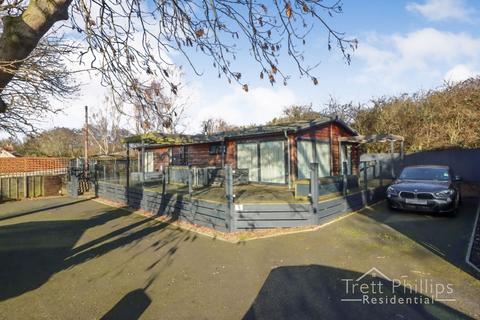 3 bedroom park home for sale, Bacton Road, North Walsham
