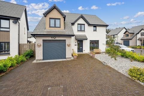 13 David Grimond Place, Rattray, Blairgowrie, PH10 7FL