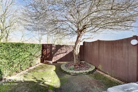 2 bedroom end of terrace house for sale, Theydon Crescent, Basildon