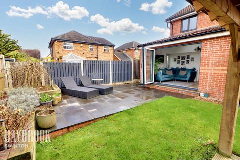 4 bedroom detached house for sale, Swallowood Court, Rotherham