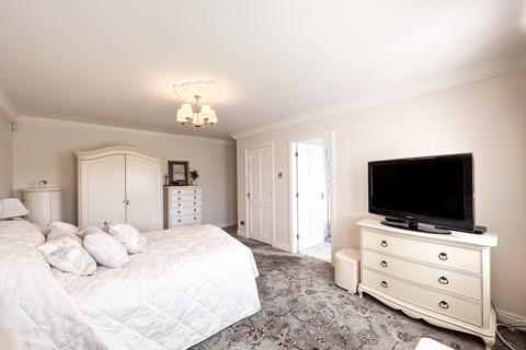 4 bedroom detached bungalow for sale - Derrythorpe Road , DN9