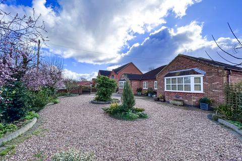 4 bedroom detached bungalow for sale, Outmill, DN9