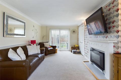 14 Bourne Close, Laindon, Basildon, SS15 6DZ