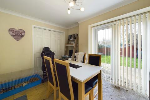 14 Bourne Close, Laindon, Basildon, SS15 6DZ
