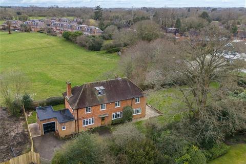 18 Burnham Avenue, Beaconsfield, HP9 2JA