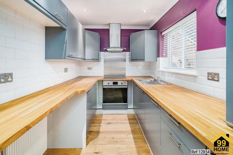 39 Brookside, South Mimms, Potters Bar, EN6 3PT