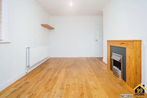 39 Brookside, South Mimms, Potters Bar, EN6 3PT