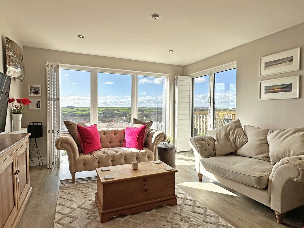 Kenwyn Heights, Shortlanesend, Truro, Cornwall 3 bed detached house for