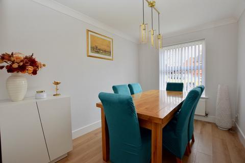 17 Halifax Close, Full Sutton, York, YO41 1NU