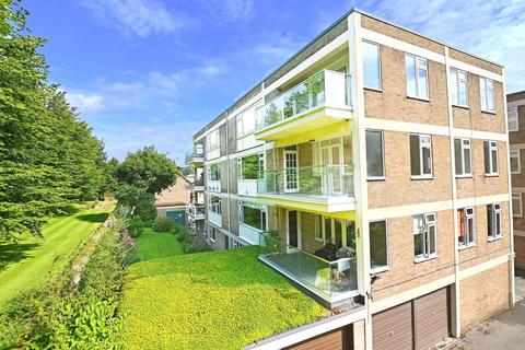 3 bedroom apartment for sale, Harlow Oval Court, Harlow Oval, Harrogate