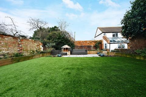 4 bedroom cottage for sale, The Green, Barkestone.