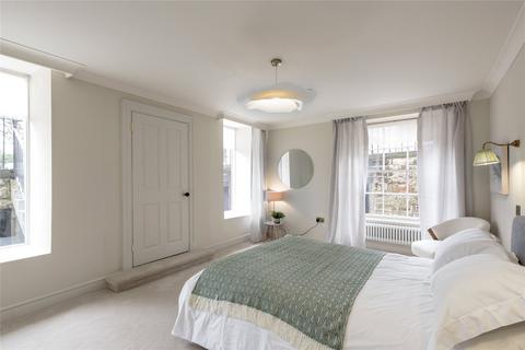 2a Gloucester Place, Edinburgh, EH3 6EF