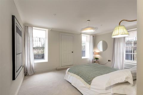 2a Gloucester Place, Edinburgh, EH3 6EF
