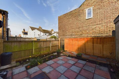 3 bedroom terraced house for sale - Canterbury Road, Folkestone