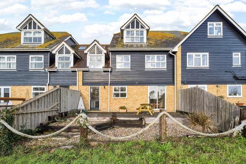 4 bedroom terraced house for sale, Martello Place, Rye Harbour, Rye, East Sussex TN31 7QZ