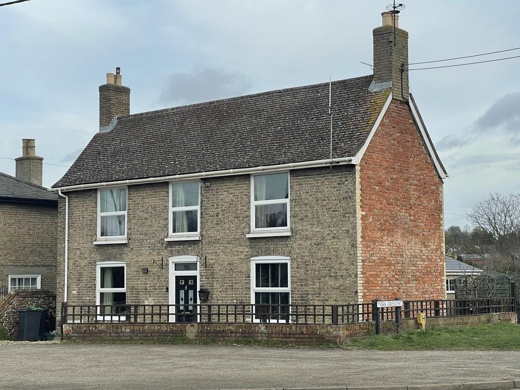 Claydon, Ipswich, Suffolk 3 bed semidetached house for sale £300,000