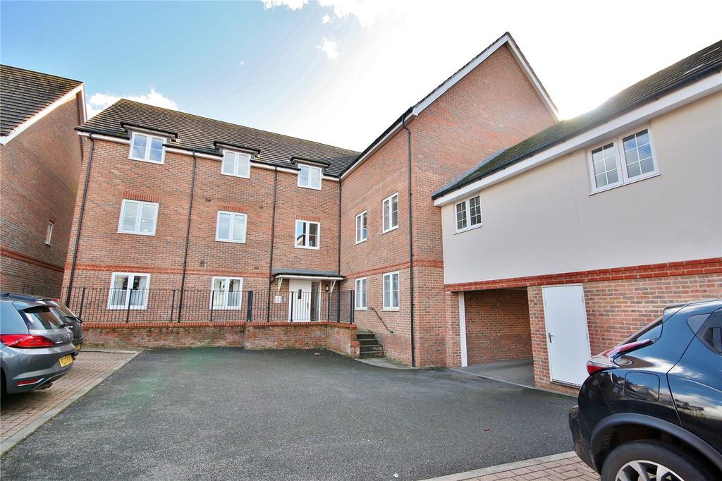 Brookwood Farm Drive, Knaphill... 2 bed apartment for sale £290,000