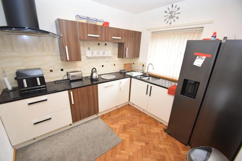 4 bedroom detached house for sale - Spring Avenue, Keighley BD21