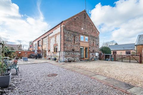 4 bedroom barn conversion for sale - Narborough
