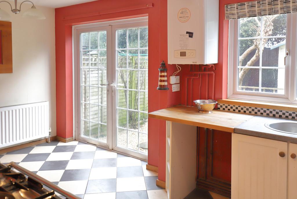 Lyndale Close, Milford On Sea, Lymington SO41 3 bed terraced house for