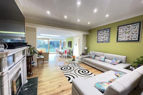 5 bedroom detached house for sale - Manor House Drive, Brondesbury Park, NW6