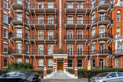 Bramham Gardens, South Kensington SW5