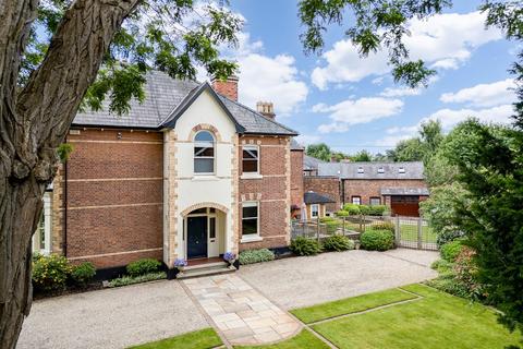 4 bedroom semi-detached house for sale, Upton Park, Chester