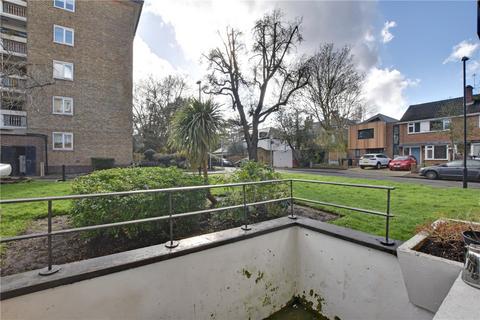 3 bedroom apartment for sale, Paynell Court, Lawn Terrace, Blackheath, London, SE3