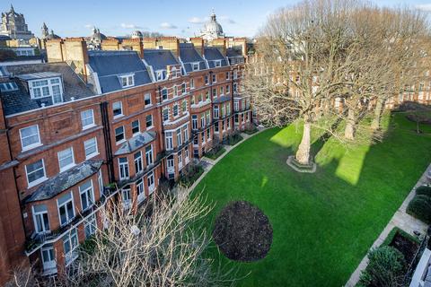 3 bedroom apartment for sale, Egerton Gardens, Knightsbridge SW3