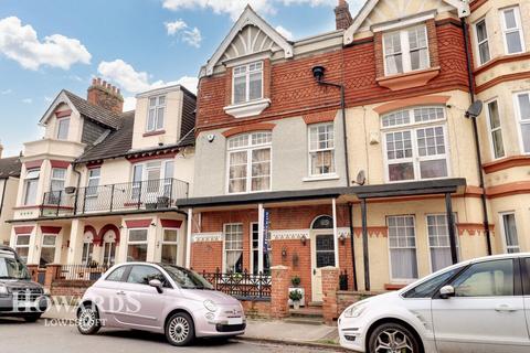 5 bedroom terraced house for sale, Royal Avenue, Lowestoft
