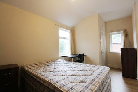 5 bedroom terraced house to rent - Lodge Road, Southampton