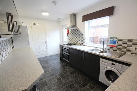 5 bedroom terraced house to rent, Lodge Road, Southampton