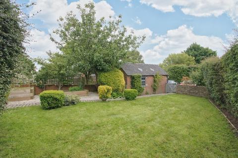 4 bedroom cottage for sale, Main Road, Hulland Ward