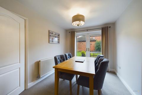 4 Faraday Avenue, Stretton, Burton-on-trent, DE13 0FX
