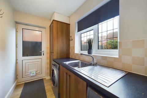 4 Faraday Avenue, Stretton, Burton-on-trent, DE13 0FX