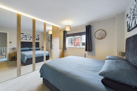 4 Faraday Avenue, Stretton, Burton-on-trent, DE13 0FX