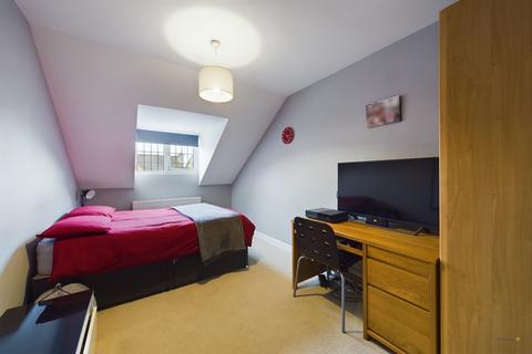 4 Faraday Avenue, Stretton, Burton-on-trent, DE13 0FX