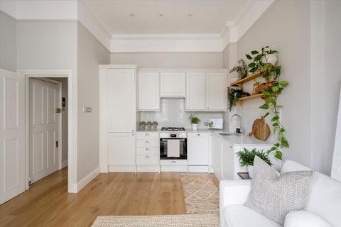 1 bedroom flat for sale - Campden Hill Gardens, London, W8