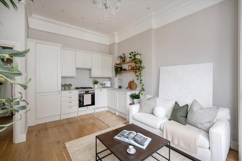 1 bedroom flat for sale, Campden Hill Gardens, London, W8