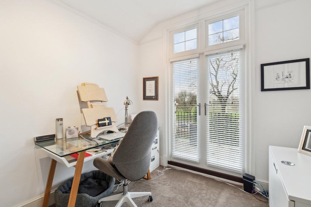 Bedroom 5/Study