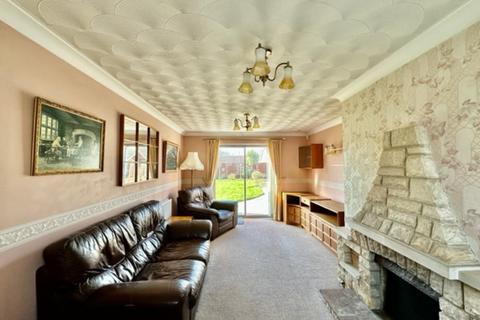 4 bedroom detached bungalow for sale, 7 Larkspur Gardens